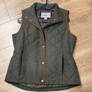 Bass Women's Olive Quilted Vest with Brown Trim